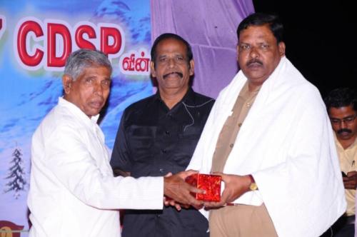 Honoured-our-Chief-Guset-DSP-Mr.-Rajendran-by-our-Pas.-Yesudasan